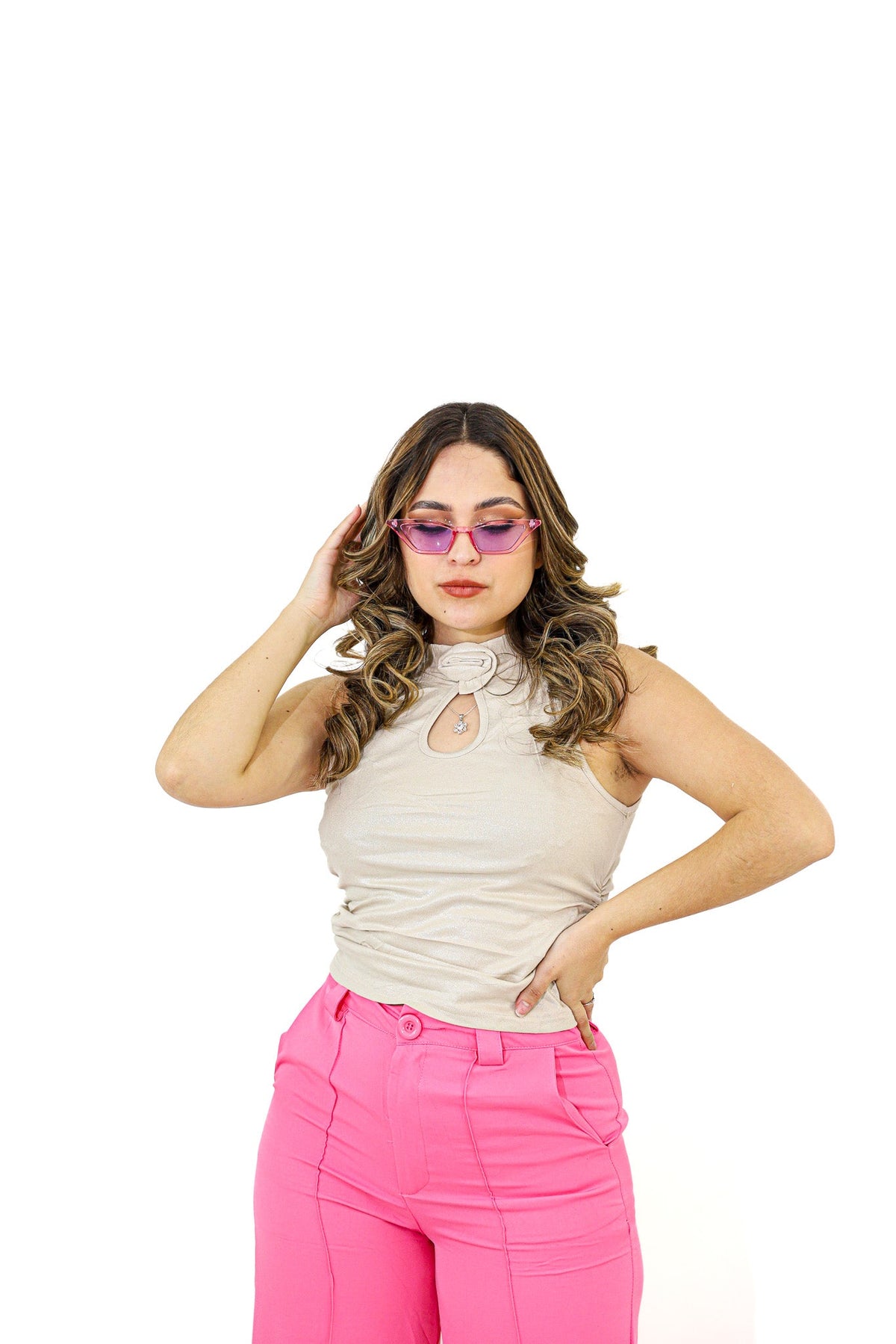 Blusa Brillosa Con Flor