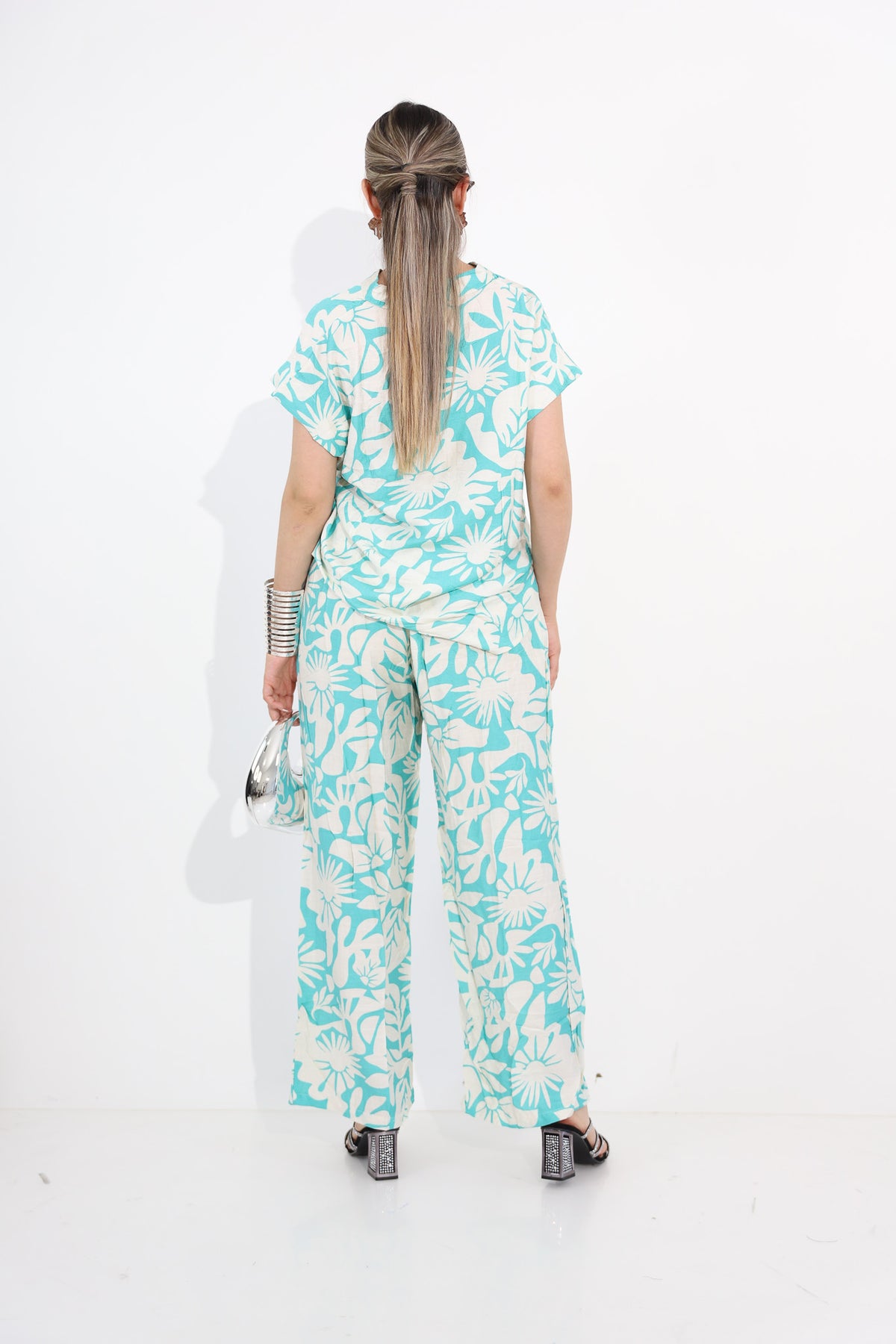 Conjunto pantalón blusa